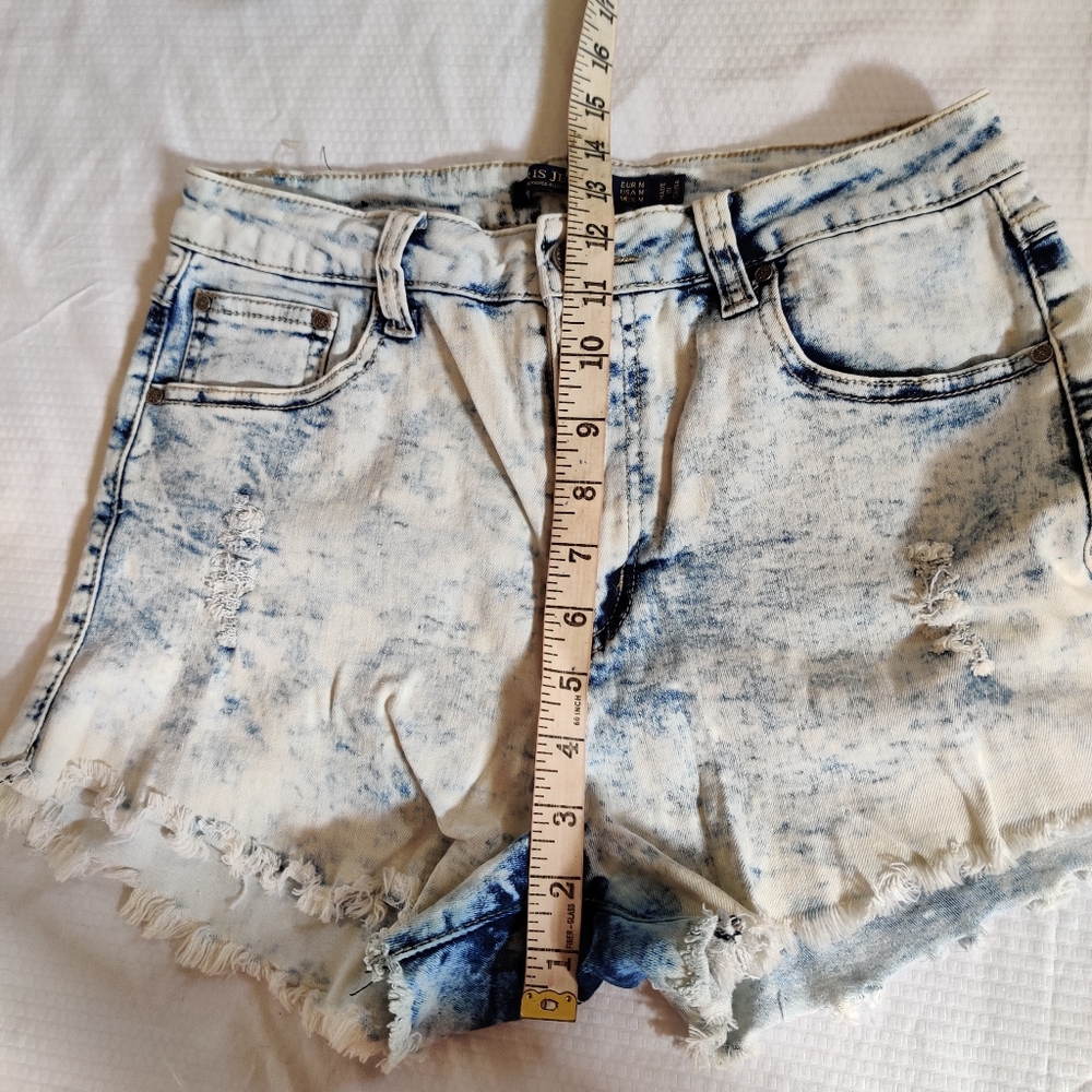 IRIS Distressed Ripped Bleached Short Jeans - Picture 3 of 7